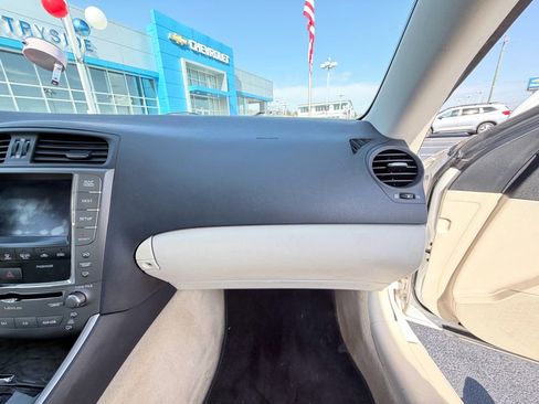 Used 2010 Lexus IS 250C image 16