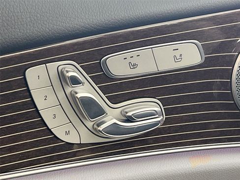 Used 2017 Mercedes-Benz E 300 4MATIC image 22