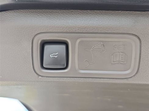 Used 2024 Lincoln Navigator Reserve image 12