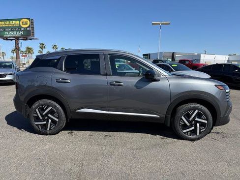 New 2026 Nissan Kicks SV w/ Charging Package FWD image 7