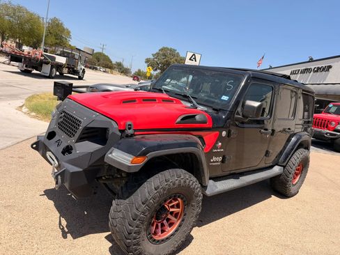 Used 2019 Jeep Wrangler Unlimited Sahara AWD/4WD image 10