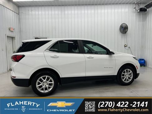 Used 2023 Chevrolet Equinox LT FWD image 2