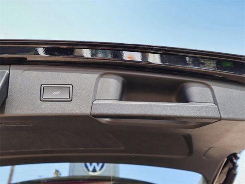 New 2026 Volkswagen Atlas SE image 11