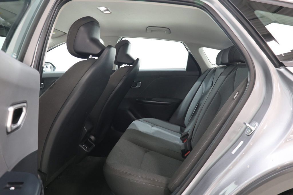 Used 2025 Kia K4 FWD image 29