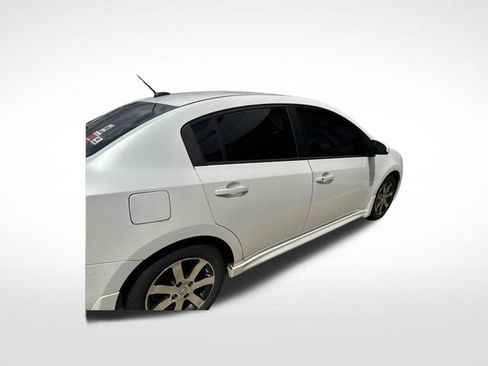 Used 2012 Nissan Sentra 2.0 SR w/ Special Edition Pkg FWD image 8