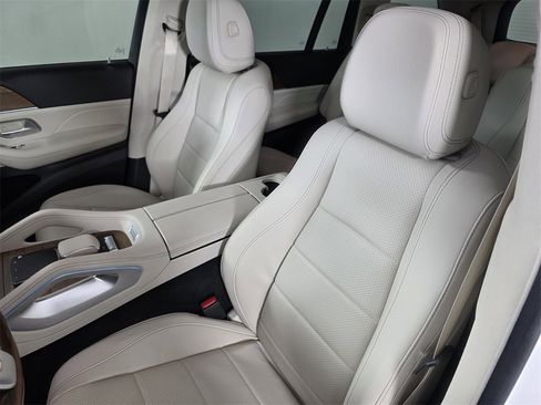 Certified 2022 Mercedes-Benz GLS 450 4MATIC image 11