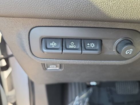 Certified 2022 GMC Terrain SLT w/ Infotainment Package II AWD/4WD image 25