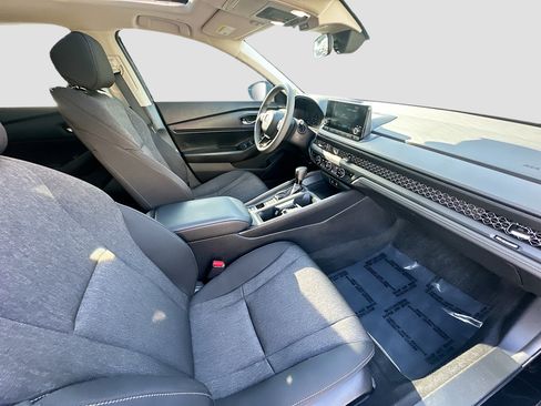 Certified 2023 Honda Accord EX image 31