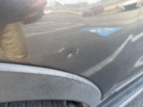 Used 2018 Ford Explorer XLT w/ Equipment Group 202A image 8