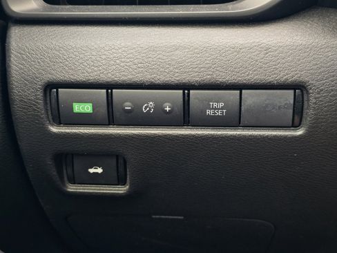 Used 2025 Nissan Sentra S FWD image 22