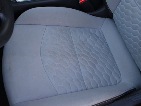 Used 2020 Chevrolet Equinox LS w/ LS Convenience Package image 10