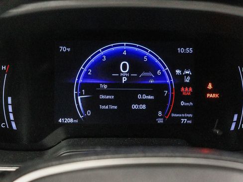 Used 2023 Toyota Corolla Cross XLE w/ Convenience Package FWD image 23