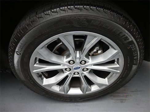 Used 2022 Ford Explorer Limited w/ Equipment Group 301A image 19