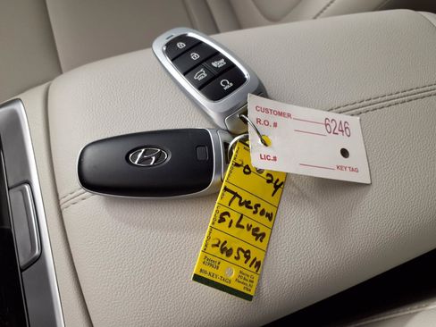 Certified 2024 Hyundai Tucson SEL w/ Convenience Package AWD/4WD image 24