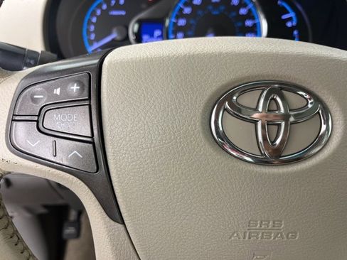 Used 2011 Toyota Sienna Limited image 9