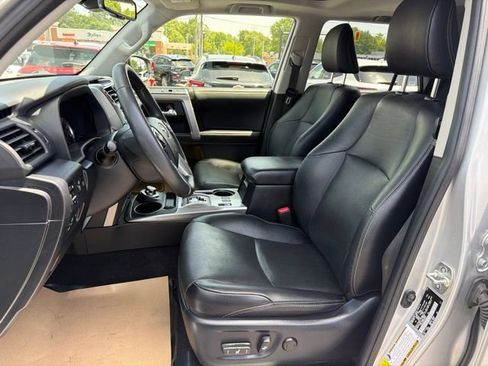 Used 2022 Toyota 4Runner Limited AWD/4WD image 12