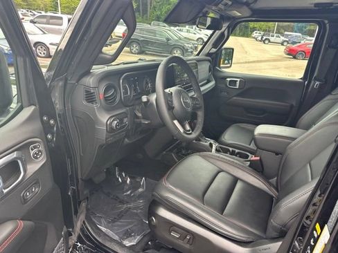 Used 2026 Jeep Gladiator Rubicon w/ Safety Group AWD/4WD image 17