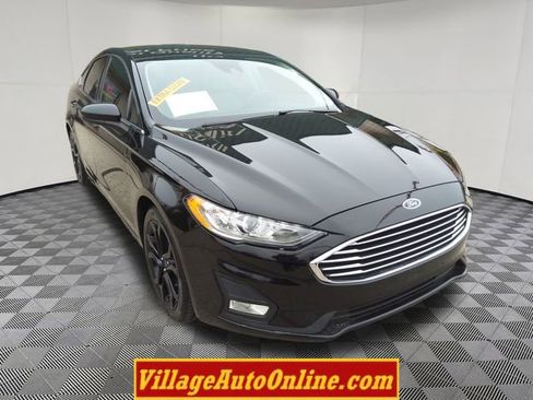 Used 2019 Ford Fusion SE w/ Equipment Group 151A image 15