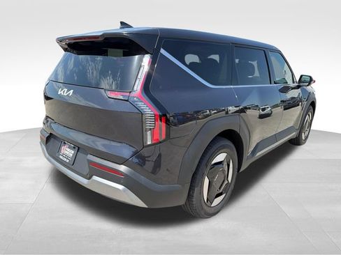 New 2026 Kia EV9 Light RWD image 7