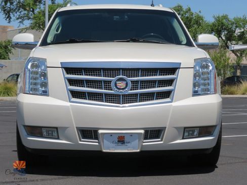 Used 2014 Cadillac Escalade ESV Platinum AWD/4WD image 35