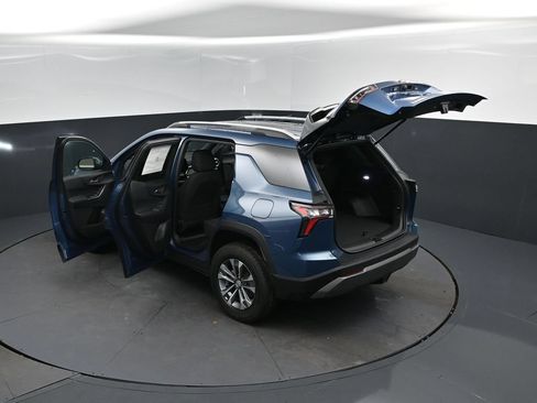 New 2026 Chevrolet Equinox LT w/ Safety and Technology Package FWD image 2