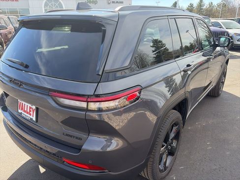 Used 2024 Jeep Grand Cherokee Limited w/ Black Appearance Package image 48