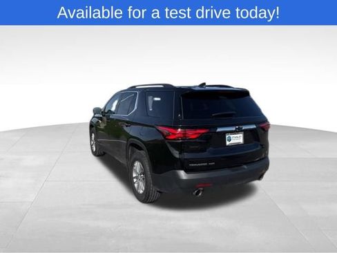 Used 2023 Chevrolet Traverse LT w/ Rear Camera Mirror Package AWD/4WD image 3