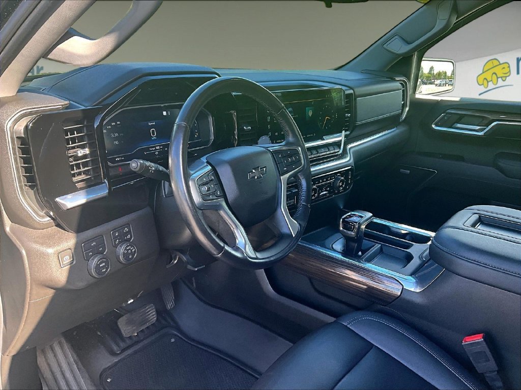 Used 2022 Chevrolet Silverado 1500 RST w/ Redline Edition AWD/4WD image 8