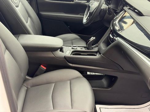 Certified 2024 Cadillac XT6 Premium Luxury AWD/4WD image 16