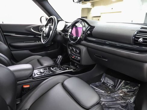 Used 2023 MINI Cooper Clubman S w/ Premium Package image 28