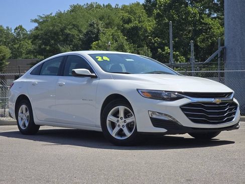 Used 2024 Chevrolet Malibu LT FWD image 1