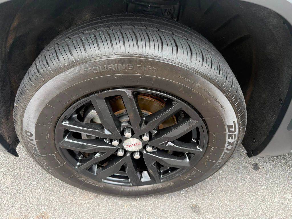 Used 2019 GMC Acadia SLT FWD image 34