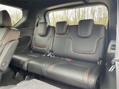 New 2025 Nissan Armada SL w/ Captain's Chari Seat Package image 19