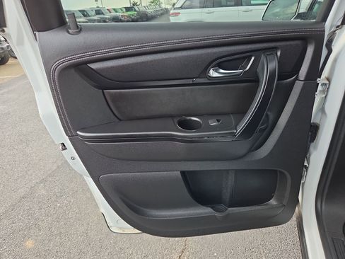 Used 2017 Chevrolet Traverse LT AWD/4WD image 16