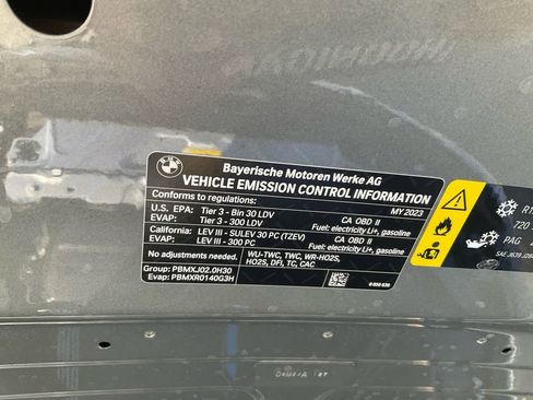 Used 2023 BMW 330e image 32