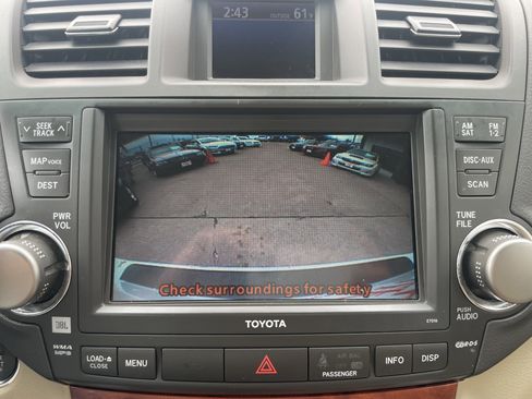 Used 2010 Toyota Highlander Limited image 17