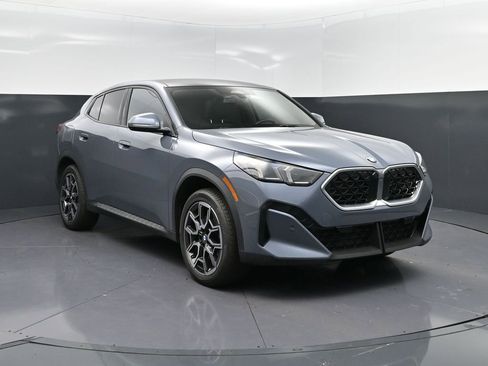 Certified 2025 BMW X2 xDrive28i AWD/4WD image 9