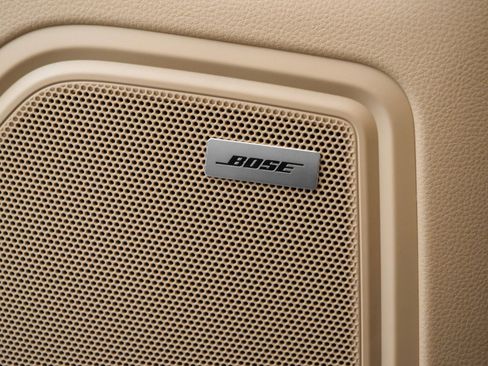 Used 2025 Porsche Macan image 36