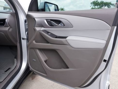 Used 2020 Chevrolet Traverse LT w/ LT Premium Package image 26