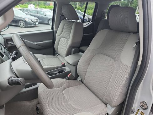 Used 2012 Nissan Frontier SV w/ SV Premium Utility Pkg image 16