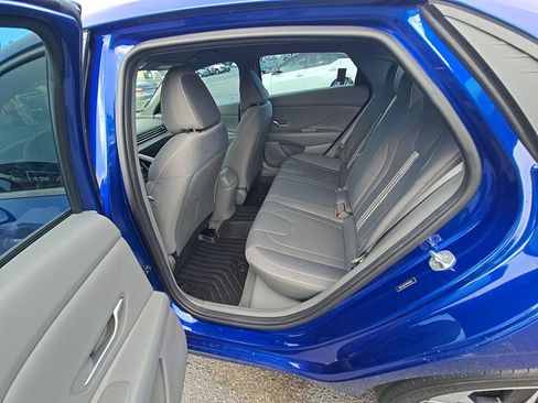 Used 2023 Hyundai Elantra SEL w/ Convenience Package FWD image 4