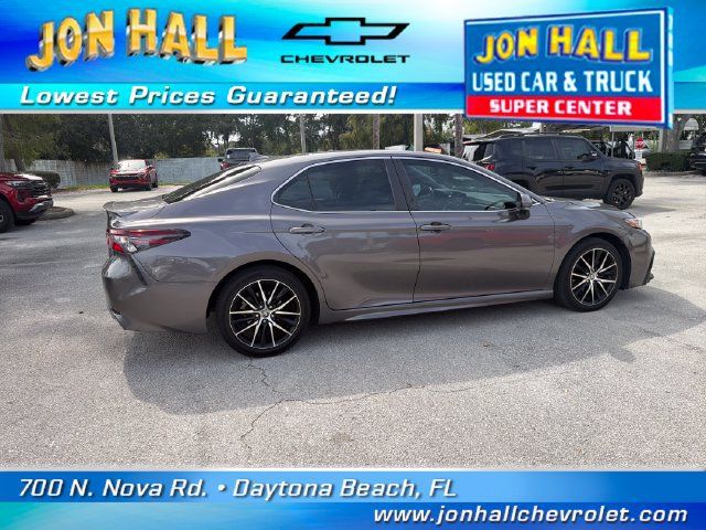 Used 2021 Toyota Camry SE w/ Convenience Package FWD image 11