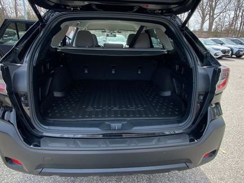 Used 2025 Subaru Outback Premium image 32
