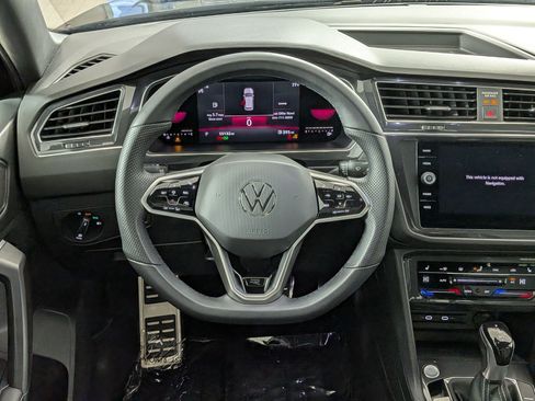 Used 2022 Volkswagen Tiguan SE R-Line FWD image 15