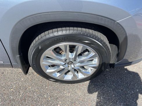 Used 2023 Toyota Highlander Limited AWD/4WD image 6