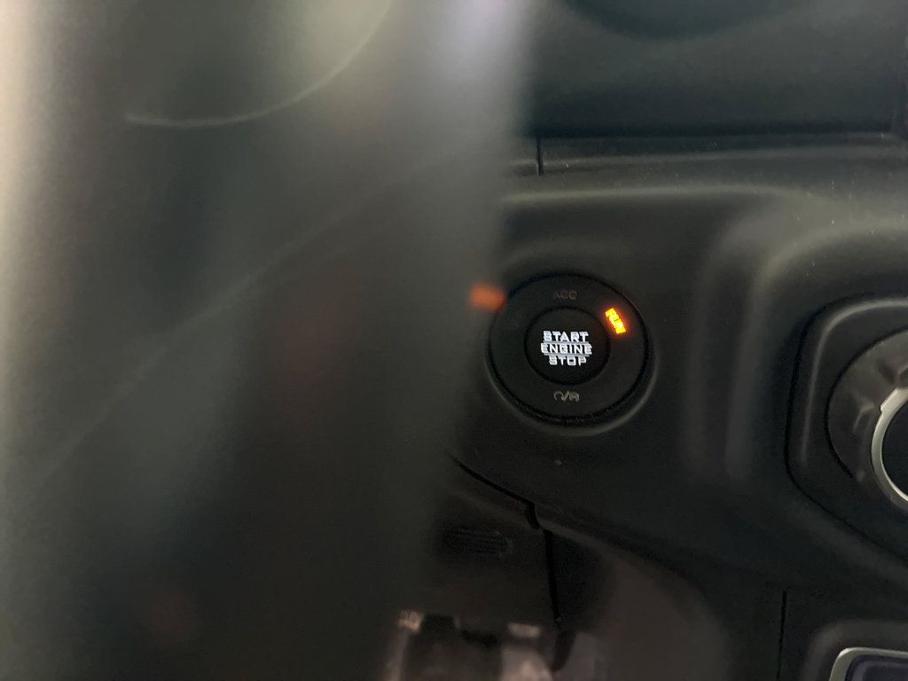 Used 2018 Jeep Wrangler Unlimited Sahara w/ Dual Top Group AWD/4WD image 17