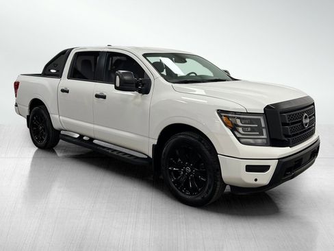 Used 2024 Nissan Titan SV image 1