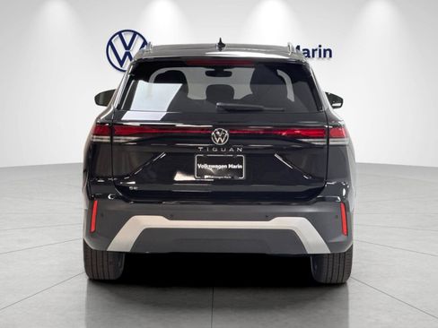 New 2026 Volkswagen Tiguan SE FWD image 4