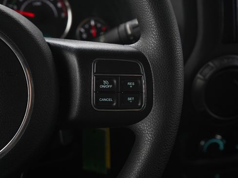 Used 2018 Jeep Wrangler Sport image 23