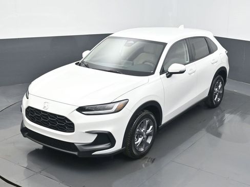 Certified 2026 Honda HR-V LX image 9